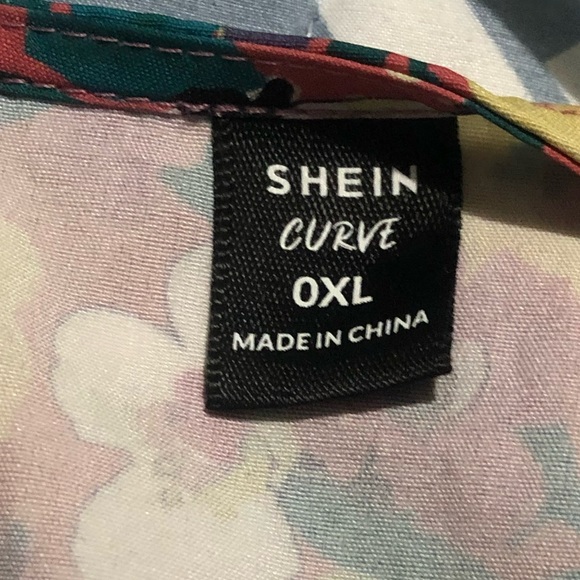 Never worn  plus size SHEIN dress - Picture 2 of 8